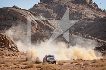 2021-12-11 - 200 Al Attiyah Nasser (qat), Baumel Mathieu (fra), Toyota Gazoo Racing, Toyota Hilux, action during the 2021 Hail Rally, 6th round of the 2021 2021 FIA World Cup for Cross-Country Rallies, from December 5 to 12, 2021 in Ha'il, Saudi Arabia - 2021 HAIL RALLY, 6TH ROUND OF THE 2021 2021 FIA WORLD CUP FOR CROSS-COUNTRY RALLIES - RALLY - MOTORS
