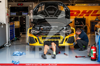 2021-08-20 - Comtoyou DHL Team Audi Sport, Audi RS 3 LMS TCR (2021), atmosphere during the 2021 FIA WTCR Race of Hungary, 4th round of the 2021 FIA World Touring Car Cup, Hungaroring, from August 20 to 22, 2021 in Budapest - Photo Florent Gooden / DPPI - 2021 FIA WTCR RACE OF HUNGARY, 4TH ROUND OF THE 2021 FIA WORLD TOURING CAR CUP - GRAND TOURISM - MOTORS