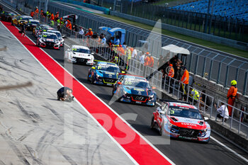 2021-08-20 - 03 Tarquini Gabriele (ita), BRC Hyundai N Lukoil Squadra Corse, Hyundai Elantra N TCR, 26 Backman Jessica (swe), Target Competition, Hyundai Elantra N TCR, action during the 2021 FIA WTCR Race of Hungary, 4th round of the 2021 FIA World Touring Car Cup, Hungaroring, from August 20 to 22, 2021 in Budapest - Photo Florent Gooden / DPPI - 2021 FIA WTCR RACE OF HUNGARY, 4TH ROUND OF THE 2021 FIA WORLD TOURING CAR CUP - GRAND TOURISM - MOTORS