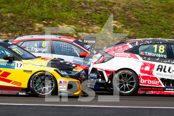 2021-08-22 - 17 Berthon Nathanaël (fra), Comtoyou DHL Team Audi Sport, Audi RS 3 LMS TCR (2021), 18 Monteiro Tiago (por), ALL-INKL.DE Munnich Motorsport, Honda Civic Type R TCR (FK8), 08 Engstler Luca (ger), Engstler Hyundai N Liqui Moly Racing Team, Hyundai Elantra N TCR, action during the 2021 FIA WTCR Race of Hungary, 4th round of the 2021 FIA World Touring Car Cup, Hungaroring, from August 20 to 22, 2021 in Budapest - Photo Florent Gooden / DPPI - 2021 FIA WTCR RACE OF HUNGARY, 4TH ROUND OF THE 2021 FIA WORLD TOURING CAR CUP - GRAND TOURISM - MOTORS