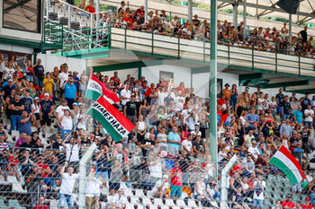 2021-08-22 - Fans in the grandstands during the 2021 FIA WTCR Race of Hungary, 4th round of the 2021 FIA World Touring Car Cup, Hungaroring, from August 20 to 22, 2021 in Budapest - Photo Florent Gooden / DPPI - 2021 FIA WTCR RACE OF HUNGARY, 4TH ROUND OF THE 2021 FIA WORLD TOURING CAR CUP - GRAND TOURISM - MOTORS