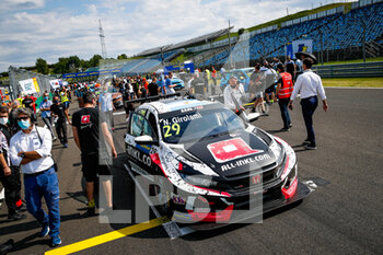 2021-08-22 - 29 Girolami Nestor (arg), ALL-INKL.COM Munnich Motorsport, Honda Civic Type R TCR (FK8), starting grid during the 2021 FIA WTCR Race of Hungary, 4th round of the 2021 FIA World Touring Car Cup, Hungaroring, from August 20 to 22, 2021 in Budapest - Photo Florent Gooden / DPPI - 2021 FIA WTCR RACE OF HUNGARY, 4TH ROUND OF THE 2021 FIA WORLD TOURING CAR CUP - GRAND TOURISM - MOTORS