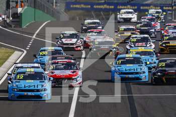 2021-08-22 - 05 Michelisz Norbert (hun), BRC Hyundai N Lukoil Squadra Corse, Hyundai Elantra N TCR, action 12 Urrutia Santiago (uru), Cyan Performance Lynk & Co, Lync & Co 03 TCR, action, start race 2 during the 2021 FIA WTCR Race of Hungary, 4th round of the 2021 FIA World Touring Car Cup, Hungaroring, from August 20 to 22, 2021 in Budapest - Photo Grégory Lenormand / DPPI - 2021 FIA WTCR RACE OF HUNGARY, 4TH ROUND OF THE 2021 FIA WORLD TOURING CAR CUP - GRAND TOURISM - MOTORS