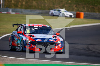 2021-08-22 - 08 Engstler Luca (ger), Engstler Hyundai N Liqui Moly Racing Team, Hyundai Elantra N TCR, action during the 2021 FIA WTCR Race of Hungary, 4th round of the 2021 FIA World Touring Car Cup, Hungaroring, from August 20 to 22, 2021 in Budapest - Photo Florent Gooden / DPPI - 2021 FIA WTCR RACE OF HUNGARY, 4TH ROUND OF THE 2021 FIA WORLD TOURING CAR CUP - GRAND TOURISM - MOTORS