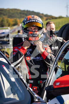 10/10/2021 - Monteiro Tiago (por), ALL-INKL.DE Munnich Motorsport, Honda Civic Type R TCR (FK8), portrait starting grid, grille de depart, during the 2021 FIA WTCR Race of Czech Republic, 5th round of the 2021 FIA World Touring Car Cup, on the Autodrom Most, from October 8 to 10, 2021 in Most, Czech Republic - 2021 FIA WTCR RACE OF CZECH REPUBLIC, 5TH ROUND OF THE 2021 FIA WORLD TOURING CAR CUP - TURISMO E GRAN TURISMO - MOTORI