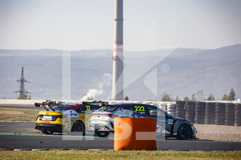 10/10/2021 - 222 Fulin Petr (cze), Cupra Leon Competicion TCR, action 17 Berthon Nathanaël (fra), Comtoyou DHL Team Audi Sport, Audi RS 3 LMS TCR (2021), action start of the race, depart, crash, accident, during the Race 1 of the 2021 FIA WTCR Race of Czech Republic, 5th round of the 2021 FIA World Touring Car Cup, on the Autodrom Most, from October 8 to 10, 2021 in Most, Czech Republic - 2021 FIA WTCR RACE OF CZECH REPUBLIC, 5TH ROUND OF THE 2021 FIA WORLD TOURING CAR CUP - TURISMO E GRAN TURISMO - MOTORI
