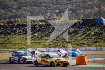 10/10/2021 - 32 Coronel Tom (ndl), Comtoyou DHL Team Audi Sport, Audi RS 3 LMS TCR (2021), action 09 Tassi Attila (hun), ALL-INKL.DE Munnich Motorsport, Honda Civic Type R TCR (FK8), action during the Race 1 of the 2021 FIA WTCR Race of Czech Republic, 5th round of the 2021 FIA World Touring Car Cup, on the Autodrom Most, from October 8 to 10, 2021 in Most, Czech Republic - 2021 FIA WTCR RACE OF CZECH REPUBLIC, 5TH ROUND OF THE 2021 FIA WORLD TOURING CAR CUP - TURISMO E GRAN TURISMO - MOTORI