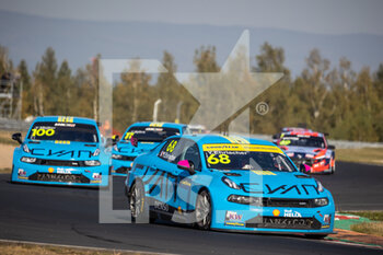 10/10/2021 - 68 Ehrlacher Yann (fra), Cyan Racing Lynk & Co, Lync & Co 03 TCR, action 100 Muller Yvan (fra), Cyan Racing Lynk & Co, Lync & Co 03 TCR, action during the Race 1 of the 2021 FIA WTCR Race of Czech Republic, 5th round of the 2021 FIA World Touring Car Cup, on the Autodrom Most, from October 8 to 10, 2021 in Most, Czech Republic - 2021 FIA WTCR RACE OF CZECH REPUBLIC, 5TH ROUND OF THE 2021 FIA WORLD TOURING CAR CUP - TURISMO E GRAN TURISMO - MOTORI