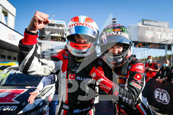 10/10/2021 - Girolami Nestor (arg), ALL-INKL.COM Munnich Motorsport, Honda Civic Type R TCR (FK8), portrait race winning celebration with Guerrieri Esteban (arg), ALL-INKL.COM Munnich Motorsport, Honda Civic Type R TCR (FK8), during the 2021 FIA WTCR Race of Czech Republic, 5th round of the 2021 FIA World Touring Car Cup, on the Autodrom Most, from October 8 to 10, 2021 in Most, Czech Republic - 2021 FIA WTCR RACE OF CZECH REPUBLIC, 5TH ROUND OF THE 2021 FIA WORLD TOURING CAR CUP - TURISMO E GRAN TURISMO - MOTORI