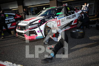 10/10/2021 - 09 Tassi Attila (hun), ALL-INKL.DE Munnich Motorsport, Honda Civic Type R TCR (FK8), atmosphere during the 2021 FIA WTCR Race of Czech Republic, 5th round of the 2021 FIA World Touring Car Cup, on the Autodrom Most, from October 8 to 10, 2021 in Most, Czech Republic - 2021 FIA WTCR RACE OF CZECH REPUBLIC, 5TH ROUND OF THE 2021 FIA WORLD TOURING CAR CUP - TURISMO E GRAN TURISMO - MOTORI