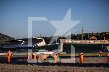 10/10/2021 - marshall, commissaire de piste, crash, accident, during the Race 2 of the 2021 FIA WTCR Race of Czech Republic, 5th round of the 2021 FIA World Touring Car Cup, on the Autodrom Most, from October 8 to 10, 2021 in Most, Czech Republic - 2021 FIA WTCR RACE OF CZECH REPUBLIC, 5TH ROUND OF THE 2021 FIA WORLD TOURING CAR CUP - TURISMO E GRAN TURISMO - MOTORI