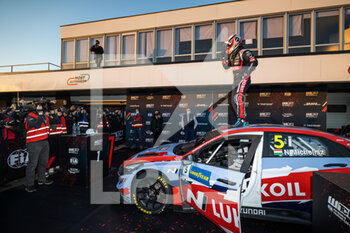 10/10/2021 - Michelisz Norbert (hun), BRC Hyundai N Lukoil Squadra Corse, Hyundai Elantra N TCR, portrait podium during the Race 2 of the 2021 FIA WTCR Race of Czech Republic, 5th round of the 2021 FIA World Touring Car Cup, on the Autodrom Most, from October 8 to 10, 2021 in Most, Czech Republic - 2021 FIA WTCR RACE OF CZECH REPUBLIC, 5TH ROUND OF THE 2021 FIA WORLD TOURING CAR CUP - TURISMO E GRAN TURISMO - MOTORI