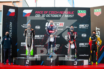 10/10/2021 - Race 2 podium: Michelisz Norbert (hun), BRC Hyundai N Lukoil Squadra Corse, Hyundai Elantra N TCR, Azcona Mikel (spa), Zengo Motorsport, Cupa Leon Competicion TCR, Guerrieri Esteban (arg), ALL-INKL.COM Munnich Motorsport, Honda Civic Type R TCR (FK8), Magnus Gilles (bel), Comtoyou Team Audi Sport, Audi RS 3 LMS TCR (2021), portrait during the 2021 FIA WTCR Race of Czech Republic, 5th round of the 2021 FIA World Touring Car Cup, on the Autodrom Most, from October 8 to 10, 2021 in Most, Czech Republic - 2021 FIA WTCR RACE OF CZECH REPUBLIC, 5TH ROUND OF THE 2021 FIA WORLD TOURING CAR CUP - TURISMO E GRAN TURISMO - MOTORI