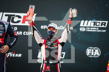 10/10/2021 - Guerrieri Esteban (arg), ALL-INKL.COM Munnich Motorsport, Honda Civic Type R TCR (FK8), portrait podium during the 2021 FIA WTCR Race of Czech Republic, 5th round of the 2021 FIA World Touring Car Cup, on the Autodrom Most, from October 8 to 10, 2021 in Most, Czech Republic - 2021 FIA WTCR RACE OF CZECH REPUBLIC, 5TH ROUND OF THE 2021 FIA WORLD TOURING CAR CUP - TURISMO E GRAN TURISMO - MOTORI
