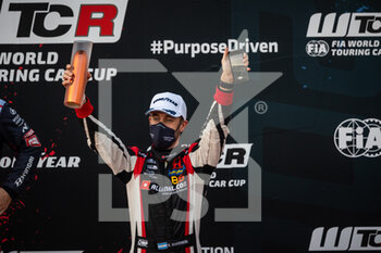 10/10/2021 - Guerrieri Esteban (arg), ALL-INKL.COM Munnich Motorsport, Honda Civic Type R TCR (FK8), portrait podium during the Race 2 of the 2021 FIA WTCR Race of Czech Republic, 5th round of the 2021 FIA World Touring Car Cup, on the Autodrom Most, from October 8 to 10, 2021 in Most, Czech Republic - 2021 FIA WTCR RACE OF CZECH REPUBLIC, 5TH ROUND OF THE 2021 FIA WORLD TOURING CAR CUP - TURISMO E GRAN TURISMO - MOTORI