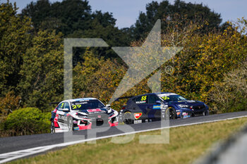 16/10/2021 - 29 Girolami Nestor (arg), ALL-INKL.COM Munnich Motorsport, Honda Civic Type R TCR (FK8), 55 Boldizs Bence (hun), Zengo Motorsport Drivers' Academy, Cupra Leon Competicion TCR, action during the 2021 FIA WTCR Race of France, 6th round of the 2021 FIA World Touring Car Cup, on the Circuit Pau-Arnos, from October 16 to 17, 2021 in Arnos, France - 2021 FIA WTCR RACE OF FRANCE, 6TH ROUND OF THE 2021 FIA WORLD TOURING CAR CUP - TURISMO E GRAN TURISMO - MOTORI