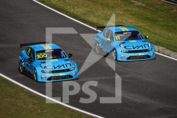 16/10/2021 - 100 Muller Yvan (fra), Cyan Racing Lynk & Co, Lync & Co 03 TCR, 11 Bjork Thed (swe), Cyan Performance Lynk & Co, Lync & Co 03 TCR, action during the 2021 FIA WTCR Race of France, 6th round of the 2021 FIA World Touring Car Cup, on the Circuit Pau-Arnos, from October 16 to 17, 2021 in Arnos, France - 2021 FIA WTCR RACE OF FRANCE, 6TH ROUND OF THE 2021 FIA WORLD TOURING CAR CUP - TURISMO E GRAN TURISMO - MOTORI