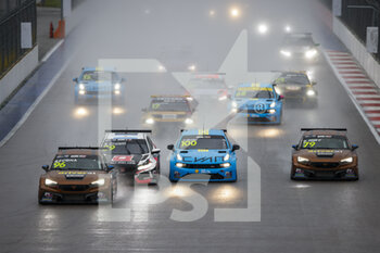 28/11/2021 - Start of the race, 96 Azcona Mikel (spa), Zengo Motorsport, Cupa Leon Competicion TCR, 79 Huff Rob (gbr), Zengo Motorsport, Cupa Leon Competicion TCR, 100 Muller Yvan (fra), Cyan Racing Lynk & Co, Lync & Co 03 TCR, action during the 2021 FIA WTCR Race of Russia, 8th round of the 2021 FIA World Touring Car Cup, on the Sochi Autodrom, from November 27 to 28, 2021 in Sochi, Russia- Photo Xavi Bonilla / DPPI - 2021 FIA WTCR RACE OF RUSSIA, 8TH ROUND OF THE 2021 FIA WORLD TOURING CAR CUP - TURISMO E GRAN TURISMO - MOTORI