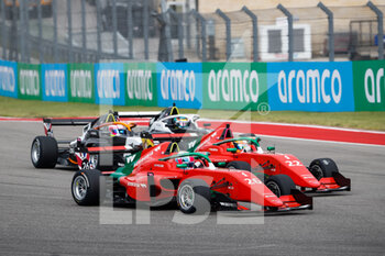 2021-10-24 - start 26 Sarah Moore, Tatuus F3 T-318, 22 Belen Garcia, Tatuus F3 T-318, action during the 6th round of the W Series 2021 from October 21 to 24, 2021 on the Circuit of the Americas, in Austin, Texas, United States of American - 6TH ROUND OF THE W SERIES 2021 - W Series - MOTORS