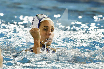 2021-11-18 - Clara ESPAR LLAQUET of CE Mediterrani (ESP) in action during the Waterpolo Euro League Women, Group B, Day 1 between CE Mediterrani and FTC Telecom Budapest at Polo Natatorio, 18th November, 2021 in Rome, Italy.  - CN MEDITERRANI BARCELONA VS FTC TELEKOM BUDAPEST - EURO LEAGUE WOMEN - WATERPOLO