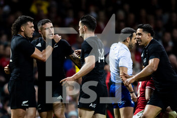 2021-10-30 - TJ Perenara of New Zealand celebrates scoring his sides second try during the Autumn Internationals rugby union match between Wales and New Zealand on October 30, 2021 at Principality Stadium in Cardiff, Wales - WALES VS NEW ZEALAND - AUTUMN NATIONS SERIES - RUGBY