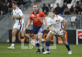 2021-11-14 - Antoine Dupont of France, referee Murphy Damon of Australia (left) during the Autumn Nations Series 2021, rugby union test match between France and Georgia on November 14, 2021 at Stade Matmut Atlantique in Bordeaux, France - TEST MATCH 2021 - FRANCE VS GEORGIA - AUTUMN NATIONS SERIES - RUGBY