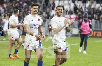 2021-11-14 - Romain Ntamack, Matthis Lebel of France salute the fans following the Autumn Nations Series 2021, rugby union test match between France and Georgia on November 14, 2021 at Stade Matmut Atlantique in Bordeaux, France - TEST MATCH 2021 - FRANCE VS GEORGIA - AUTUMN NATIONS SERIES - RUGBY