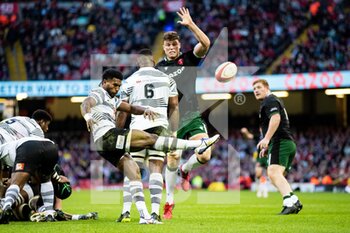 2021-11-14 - Frank Lomani of Fiji kicks ahead during the Autumn Nations Series 2021, rugby union test match between Wales and Fiji on November 14, 2021 at Principality Stadium in Cardiff, Wales - TEST MATCH 2021 - WALES VS FIJI - AUTUMN NATIONS SERIES - RUGBY
