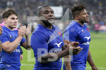 2021-11-20 - Demba Bamba of France celebrates the victory following the Autumn Nations Series 2021, rugby union test match between France and New Zealand (All Blacks) on November 20, 2021 at Stade de France in Saint-Denis near Paris, France - FRANCE VS NEW ZEALAND (ALL BLACKS) - AUTUMN NATIONS SERIES - RUGBY