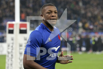 2021-11-20 - Cameron Woki of France celebrates the victory following the Autumn Nations Series 2021, rugby union test match between France and New Zealand (All Blacks) on November 20, 2021 at Stade de France in Saint-Denis near Paris, France - FRANCE VS NEW ZEALAND (ALL BLACKS) - AUTUMN NATIONS SERIES - RUGBY