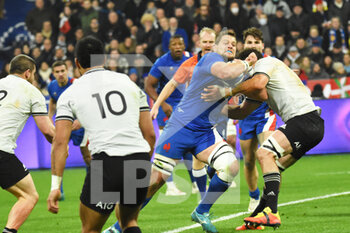 2021-11-20 - Paul Willemse (FRA) is tackled during the Autumn Nations Series 2021, rugby union test match between France and New Zealand on November 20, 2021 at Stade de France in Saint-Denis, France - FRANCE VS NEW ZEALAND (ALL BLACKS) - AUTUMN NATIONS SERIES - RUGBY