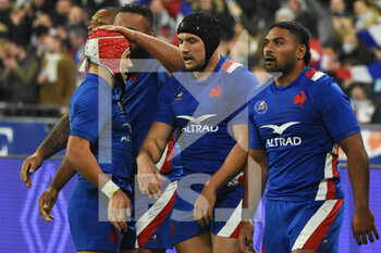 2021-11-20 - France team players celebrate during the Autumn Nations Series 2021, rugby union test match between France and New Zealand on November 20, 2021 at Stade de France in Saint-Denis, France - FRANCE VS NEW ZEALAND (ALL BLACKS) - AUTUMN NATIONS SERIES - RUGBY