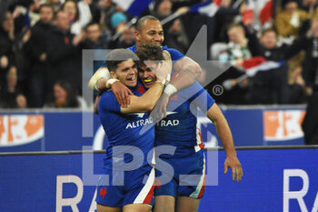 2021-11-20 - Matthieu Jalibert (FRA) and Damian Penaud (FRA) celebrate during the Autumn Nations Series 2021, rugby union test match between France and New Zealand on November 20, 2021 at Stade de France in Saint-Denis, France - FRANCE VS NEW ZEALAND (ALL BLACKS) - AUTUMN NATIONS SERIES - RUGBY