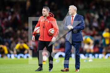 2021-11-20 - Head Coach Wayne Pivac of Wales with attack coach Stephen Jones during the Autumn Nations Series 2021, rugby union test match between Wales and Australia on November 20, 2021 at the Principality Stadium in Cardiff, Wales - TEST MATCH 2021 - WALES VS AUSTRALIA - AUTUMN NATIONS SERIES - RUGBY
