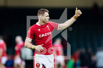 2021-11-20 - Liam Williams of Wales gives thumbs up to the fans after the Autumn Nations Series 2021, rugby union test match between Wales and Australia on November 20, 2021 at the Principality Stadium in Cardiff, Wales - TEST MATCH 2021 - WALES VS AUSTRALIA - AUTUMN NATIONS SERIES - RUGBY