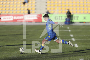 2021-12-11 - Antonio Rizzi (Zebre) with a conversion kick - ZEBRE RUGBY CLUB VS BIARRITZ OLYMPIQUE - CHALLENGE CUP - RUGBY