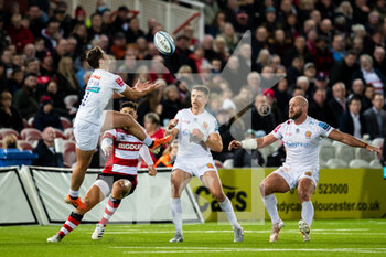 2021-10-29 - Facundo Cordero of Exeter Chiefs goes for the high ball during the English championship Gallagher Premiership Rugby Union match between Gloucester Rugby and Exeter Chiefs on October 29, 2021 at the Kingsholm Stadium in Gloucester, England - GLOUCESTER RUGBY VS EXETER CHIEFS - PREMERSHIP RUGBY UNION - RUGBY