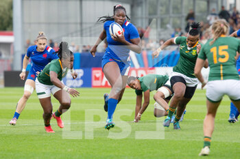 2021-11-06 - Madoussou Fall of France during the Women's Autumn Internationals rugby union match between France and South Africa on November 6, 2021 at La Rabine stadium in Vannes, France - WOMEN'S TEST MATCH FRANCE VS SOUTH AFRICA - TEST MATCH - RUGBY
