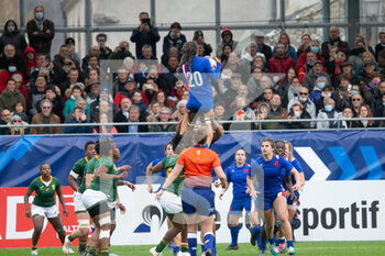 2021-11-06 - Line Out Julie Annery of France during the Women's Autumn Internationals rugby union match between France and South Africa on November 6, 2021 at La Rabine stadium in Vannes, France - WOMEN'S TEST MATCH FRANCE VS SOUTH AFRICA - TEST MATCH - RUGBY