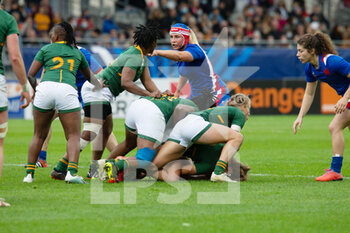 2021-11-06 - Ruck for South Africa, Caroline Thomas of France during the Women's Autumn Internationals rugby union match between France and South Africa on November 6, 2021 at La Rabine stadium in Vannes, France - WOMEN'S TEST MATCH FRANCE VS SOUTH AFRICA - TEST MATCH - RUGBY