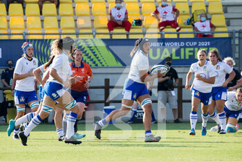 2021-09-13 - Giordana Duca (Italy) passes the ball - RUGBY WOMEN'S WORLD CUP 2022 QUALIFICATION - ITALY VS SCOTLAND - WORLD CUP - RUGBY