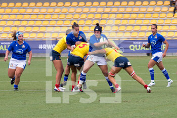 2021-09-25 - Melissa Bettoni is tackled by spanish players - RUGBY WOMEN'S WORLD CUP 2022 QUALIFICATION - ITALY VS SPAIN - WORLD CUP - RUGBY