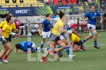 2021-09-25 - Spanish player carries the ball - RUGBY WOMEN'S WORLD CUP 2022 QUALIFICATION - ITALY VS SPAIN - WORLD CUP - RUGBY