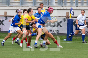 2021-09-25 - Vittoria Ostuni Minuzzi (Italy) is tackled by spanish players - RUGBY WOMEN'S WORLD CUP 2022 QUALIFICATION - ITALY VS SPAIN - WORLD CUP - RUGBY