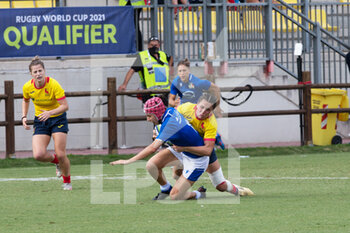 2021-09-25 - Vittoria Ostuni Minuzzi (Italy) is tackled by spanish player - RUGBY WOMEN'S WORLD CUP 2022 QUALIFICATION - ITALY VS SPAIN - WORLD CUP - RUGBY