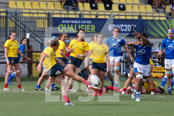 2021-09-25 - kick of the spanish player - RUGBY WOMEN'S WORLD CUP 2022 QUALIFICATION - ITALY VS SPAIN - WORLD CUP - RUGBY