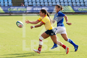 2021-09-25 - Spanish player passes the ball - RUGBY WOMEN'S WORLD CUP 2022 QUALIFICATION - ITALY VS SPAIN - WORLD CUP - RUGBY