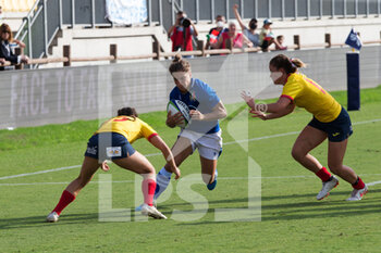 2021-09-25 - Sofia Stefan (Italy) is tackled by Maria Garcia Gala (Spain) - RUGBY WOMEN'S WORLD CUP 2022 QUALIFICATION - ITALY VS SPAIN - WORLD CUP - RUGBY