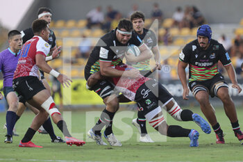 2021-09-24 - David Sisi (Zebre) is tackled by Vincent Tshituka (Lions) - ZEBRE RUGBY CLUB VS EMIRATES LIONS - UNITED RUGBY CHAMPIONSHIP - RUGBY