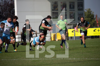 2021-10-16 - David SISI (Zebre Parma) is plated by Sione TUIPULOTU (Glasgow Warriors) - ZEBRE RUGBY CLUB VS GLASGOW WARRIORS - UNITED RUGBY CHAMPIONSHIP - RUGBY